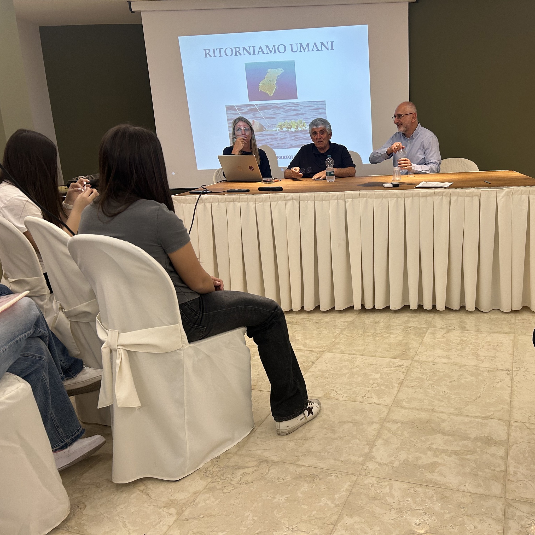 Restiamo Umani: un incontro che lascia il segno a Lampedusa