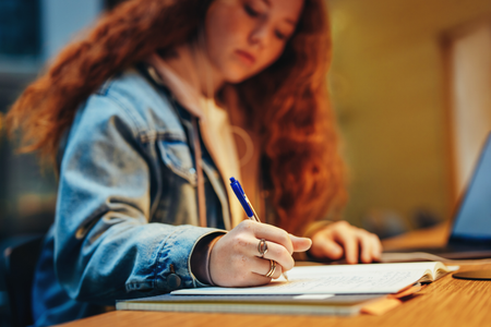 Creative writing in Medie: two themes to not forget the war